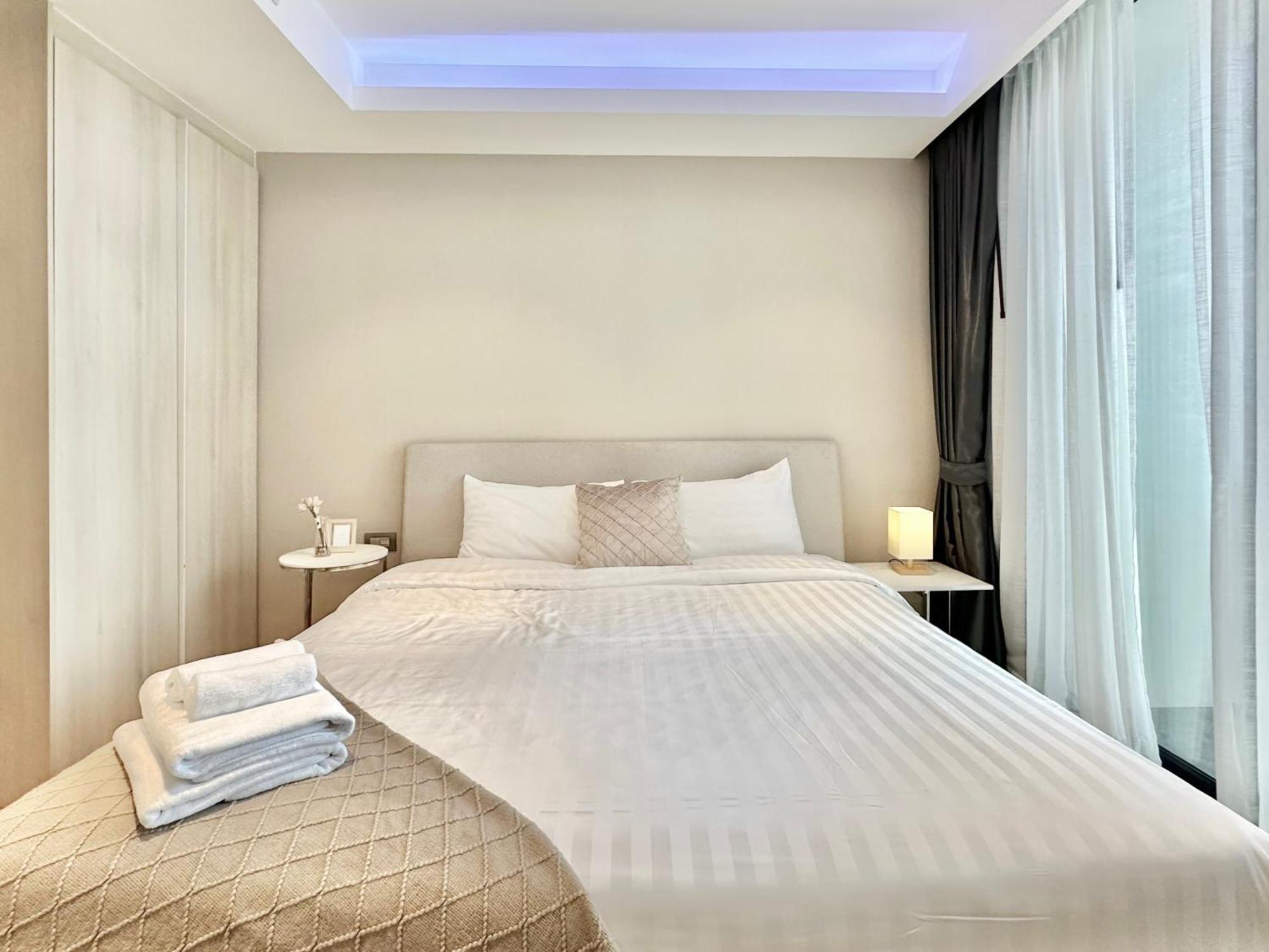 Sukhumvit 11#Luxury#Pool#Gym#Bts Nana&Mrt Sukhumvit#1Br#Max4Ppl Apartment Bangkok Ngoại thất bức ảnh